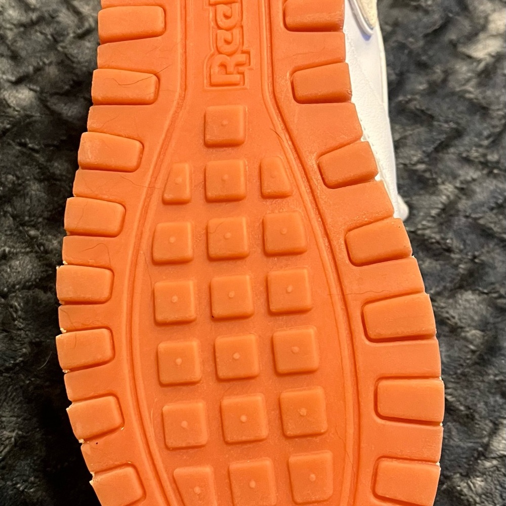 Reebok White Leather Sneakers - Picture 2 of 6
